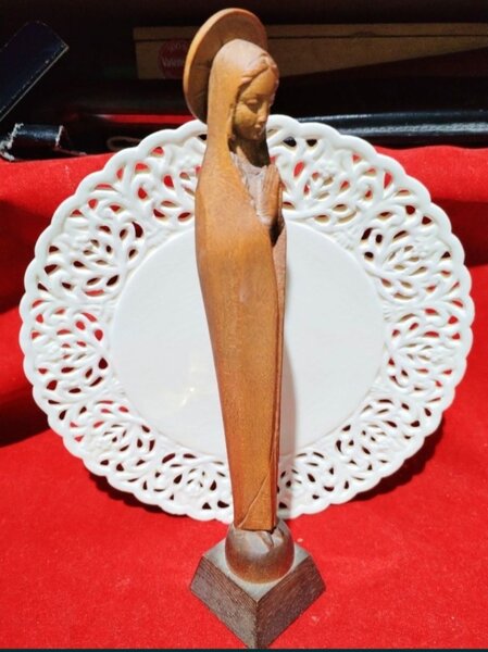 Statueta italiana sculptata in lemn cu Fecioara Maria, anii 1950-1960
